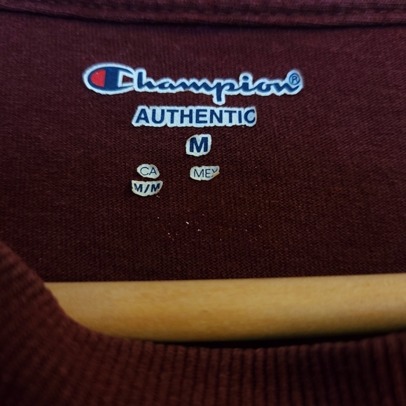 Loyola University Chicago maroon & gold t-shirt - Picture 5 of 5